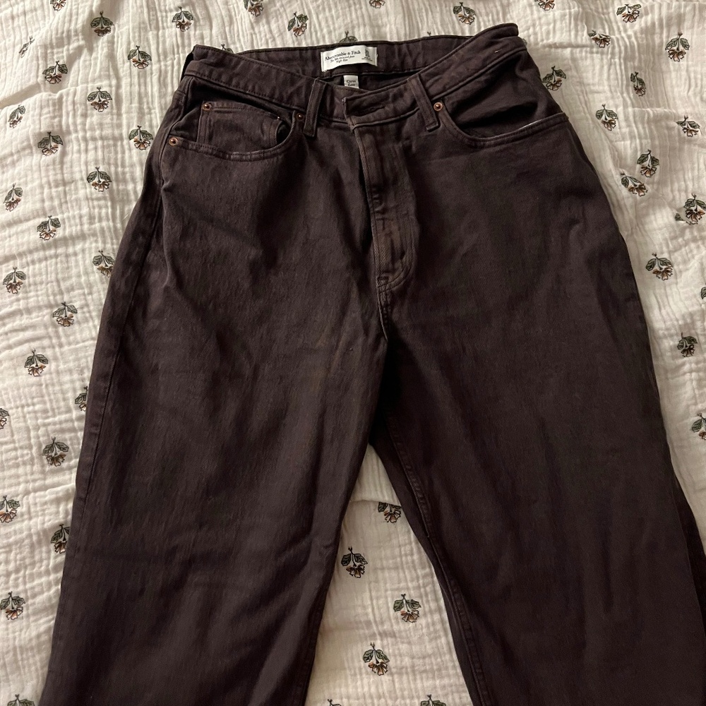 Abercrombie Brown Curve love 90’s relaxed jean size 30